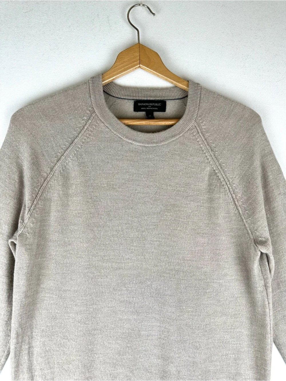 Banana Republic Merino Wool Crew Raglan Pullover Sweater Office Business Casual